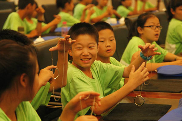 北京读书会夏令营带领孩子读好书成长