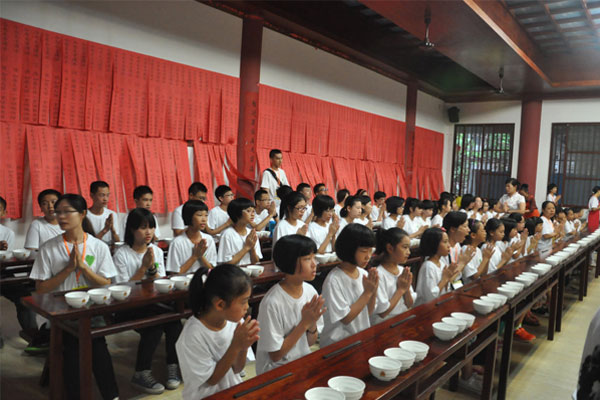 广州华严寺夏令营培养孩子和谐与宁静的心境