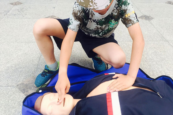 广州市中学生夏令营生命应急救护活动记录