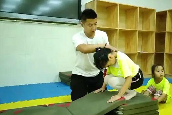 北京儿童健身操夏令营引导孩子感受运动魅力