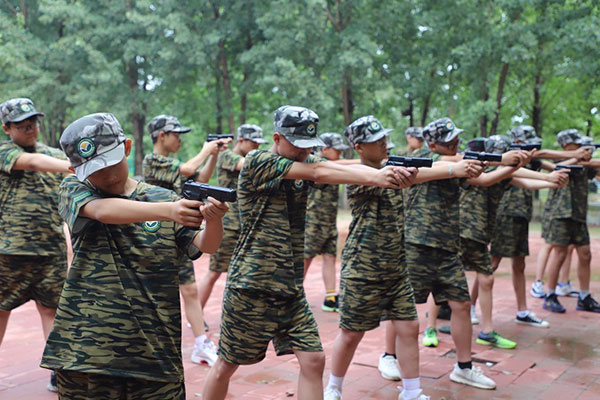 上海好习惯成长军事夏令营21天