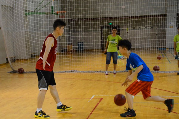 上海篮球夏令营价格表，多少钱早知道