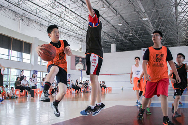 广州高中暑期夏令营让青少年身心走向成熟